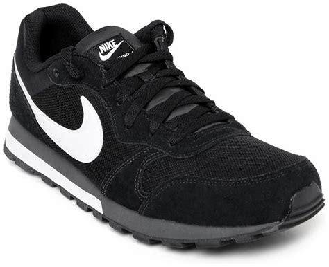 nike md runner 2 black and white